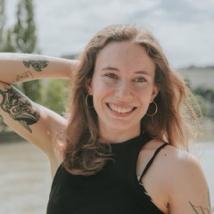 Clara | Yoga Teacher